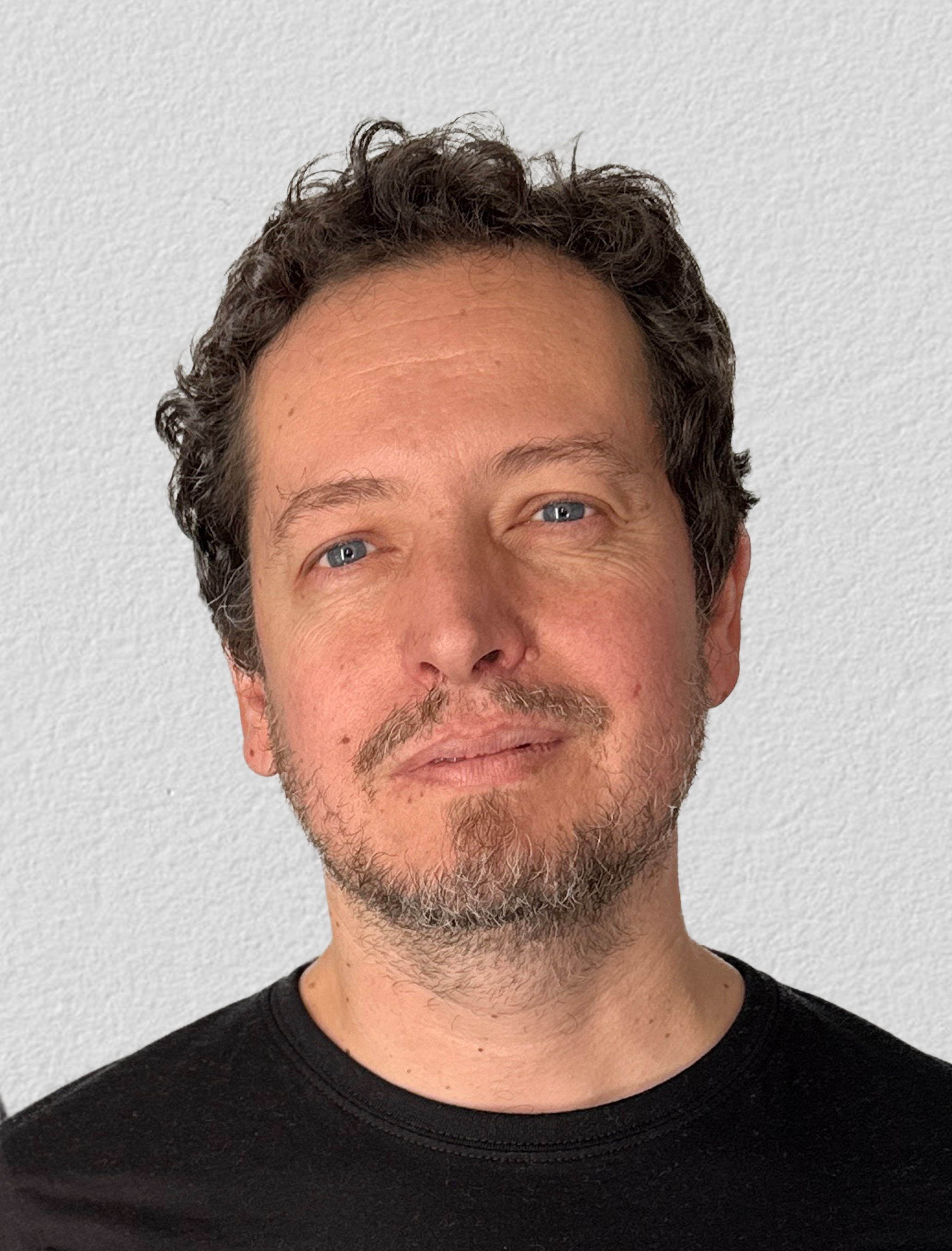 Enrique Bazo